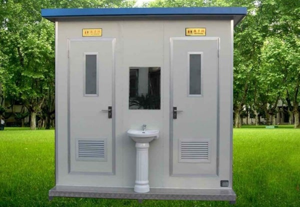 MAKING PORTABLE TOILETS AN EASY CHOICE